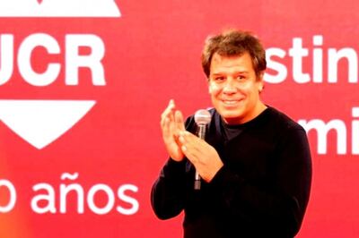 Manes comienza con sus caminatas en Salto, Junin y Mar del Plata