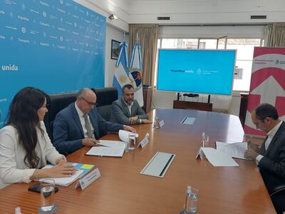 Bolivar: Firman un convenio de movilidad integral para la realización de "Vías Seguras"