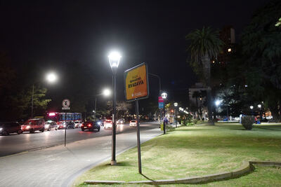 La Plata: Concluyó la renovación de las plazas Rivadavia y Almirante Brown