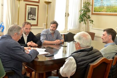 Tandil: Firman el contrato para la construcción de 24 viviendas en barrio Arco Iris