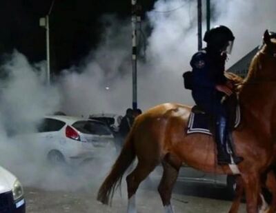 Tras los incidentes, la Provincia prohibió las pistolas de gases lacrimógenos en los estadios