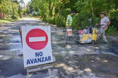 Villa Gesell: Continúan las tareas de pavimentación en la Avenida 5