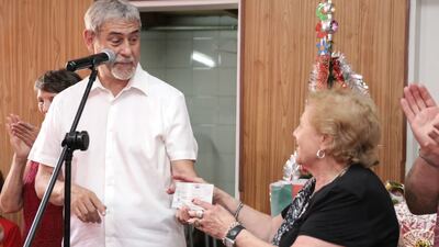 Avellaneda: El intendente Ferraresi visitó a instituciones y entregó subsidios para obras