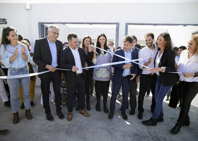 San Andrés de Giles: Kicillof inauguró el nuevo edificio de la Escuela Secundaria N°3 y del Jardín N°915