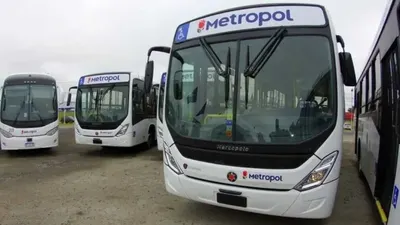 Paro total en 23 líneas de colectivo de la empresa Metropol