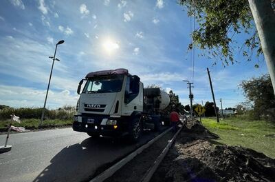 La Costa: Avanzan los trabajos de cordón cuneta para completar la Avenida 58 de Mar del Tuyú