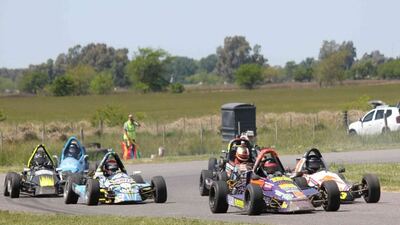 Azul: Se llevará adelante una competencia automovilística en el autódromo local