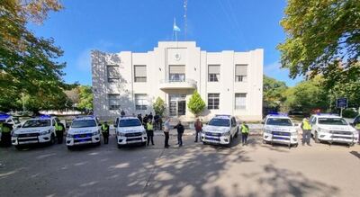 Madariaga: El Municipio recibió los 8 nuevos móviles policiales