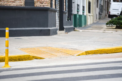 La Plata: Instalan nuevas rampas para personas con discapacidad
