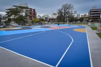 Mar del Plata: Llevaron adelante tareas de mantenimiento en la plaza Martín de Güemes