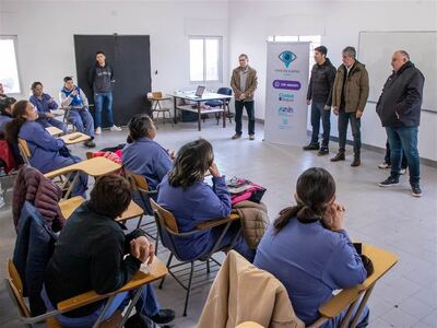 Junín: Se realizó una capacitación sobre el programa "Ojos en Alerta" en la fundación UOCRA