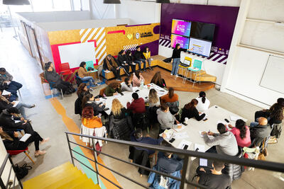La Plata: Brindan capacitaciones gratuitas de tecnología y aprendizaje digital para docentes