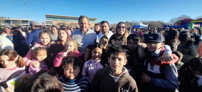 Almirante Brown: Más de 5 mil chicos de 300 instituciones festejaron el Día de la Niñez en el Polideportivo municipal