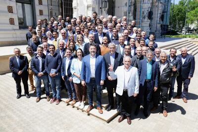 Massa se reunió con Kicillof e intendentes y pidió ir por el voto radical
