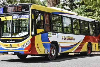 Berisso: Nuevos recorridos de micros en barrios de La Franja