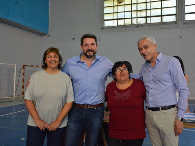 Berisso: Entregaron anteojos del programa "Mirarnos"
