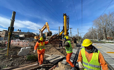 Almirante Brown: Por el avance de la construcción del paso bajo nivel de Longchamps, hay desvíos de tránsito