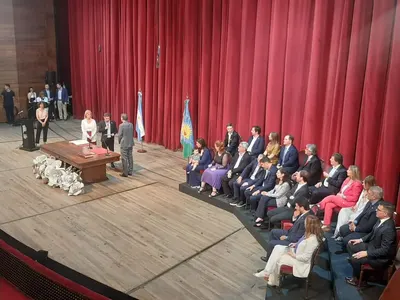 Kicillof le tomó juramento a su nuevo Gabinete