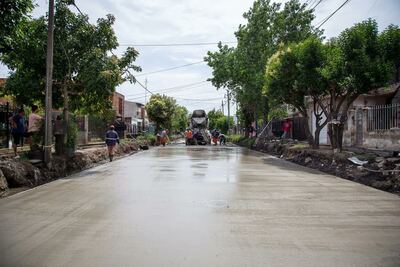 Quilmes: Comenzó la última etapa de asfalto en el barrio La Unión de Solano