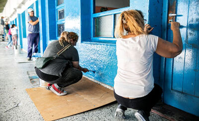 Almirante Brown: Personal municipal, docentes y padres realizaron tareas de pintura y limpieza en las escuelas
