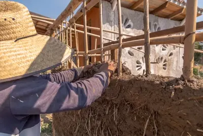 La Plata: El Parque Ecológico Municipal es sede de un taller de bioconstrucción
