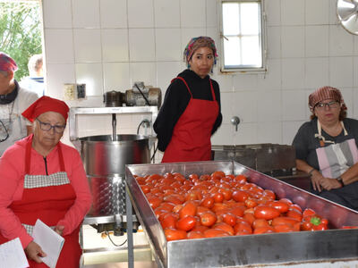 Berisso: Realizaron un nuevo taller del ciclo "Las mujeres en el mundo de la producción local"