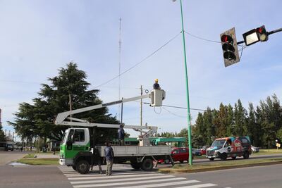 Ensenada: Avanza la renovación del alumbrado público en la ciudad