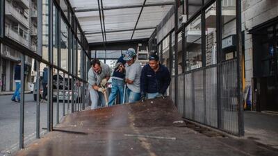 Mar del Plata: Comenzaron a retirarse decks que no fueron readecuados a la ordenanza vigente