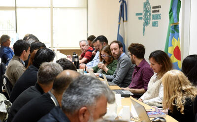 La Provincia acordó con los estatales un nuevo aumento salarial de 9,5% en abril
