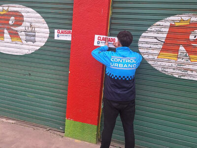 Berisso: Clausuraron un supermercado por comercializar mercadería vencida