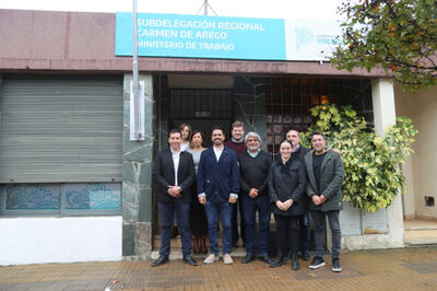 Correa se reunió con intendentes y gremios de Carmen de Areco y Colón