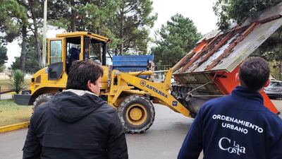 La Costa: Avanza la remoción de kioscos de diarios y revistas en desuso
