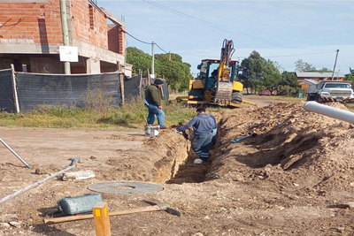 Necochea: El Emsur amplía las redes de agua y cloacas en convenio con frentistas