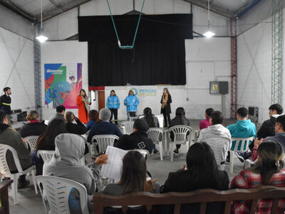 Berisso: Realizaron una charla informativa sobre reciclaje en el Albergue Universitario