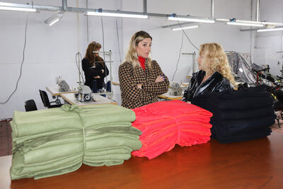 Bragado: La Cooperativa Textil Municipal confecciona frazadas para ayuda social