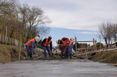 Katopodis recorrió obras de infraestructura en General La Madrid y Laprida