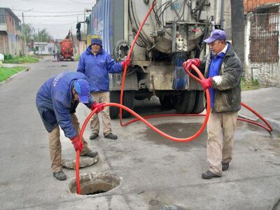 Lomas de Zamora: La Comuna intensifica las tareas de desobstrucción de desagües en los barrios