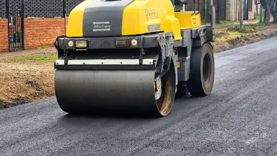 Berazategui: Realizan obras de mejora de la red vial en el barrio Santa Rosa