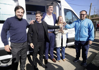 Brandsen: La Provincia entregó una ambulancia y equipamiento para el hospital municipal