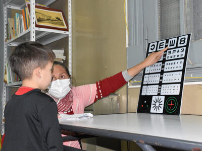 Berisso: Continúan los controles oftalmológicos para niños y niñas de las escuelas primarias