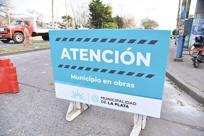 La Plata: La Comuna continúa con el plan de bacheo en la ciudad