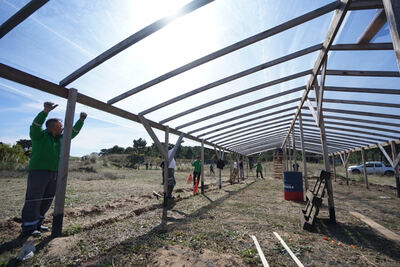 Villa Gesell: Inició la construcción del invernáculo en el futuro Parque Ambiental