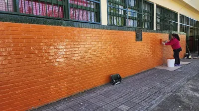 Berazategui: Se llevaron adelante trabajos de pintura en la Escuela Primaria Nº 15 de Hudson
