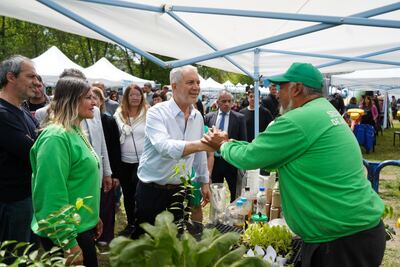 La Plata: Lisandro Olmos tuvo una doble jornada de mejoras, servicios y prevención del dengue