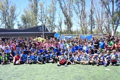 Bahía Blanca: El Municipio entregó elementos deportivos a instituciones locales