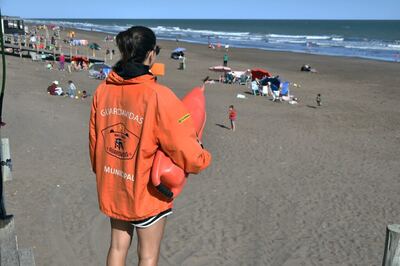 Monte Hermoso: Ya funciona el servicio diario de Guardavidas