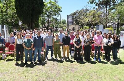 La Provincia entregó equipamiento para comedores en Hipólito Yrigoyen, Quilmes y Colón