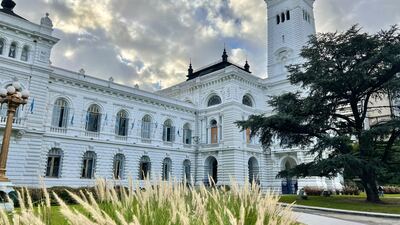 La Plata: Los empleados municipales percibieron un nuevo aumento salarial