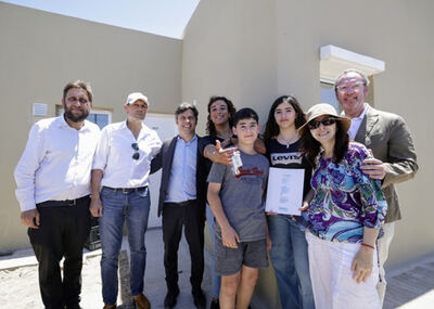 Carlos Casares: Kicillof entregó viviendas e inauguró infraestructura educativa y de salud