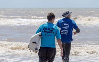 La Costa: En enero comienzan las clases municipales de Surf Adaptado y Recreación en Playa
